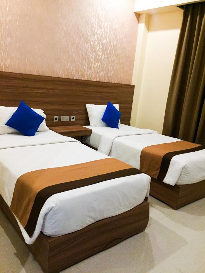 Padadita Beach Hotel Ваингапу Экстерьер фото