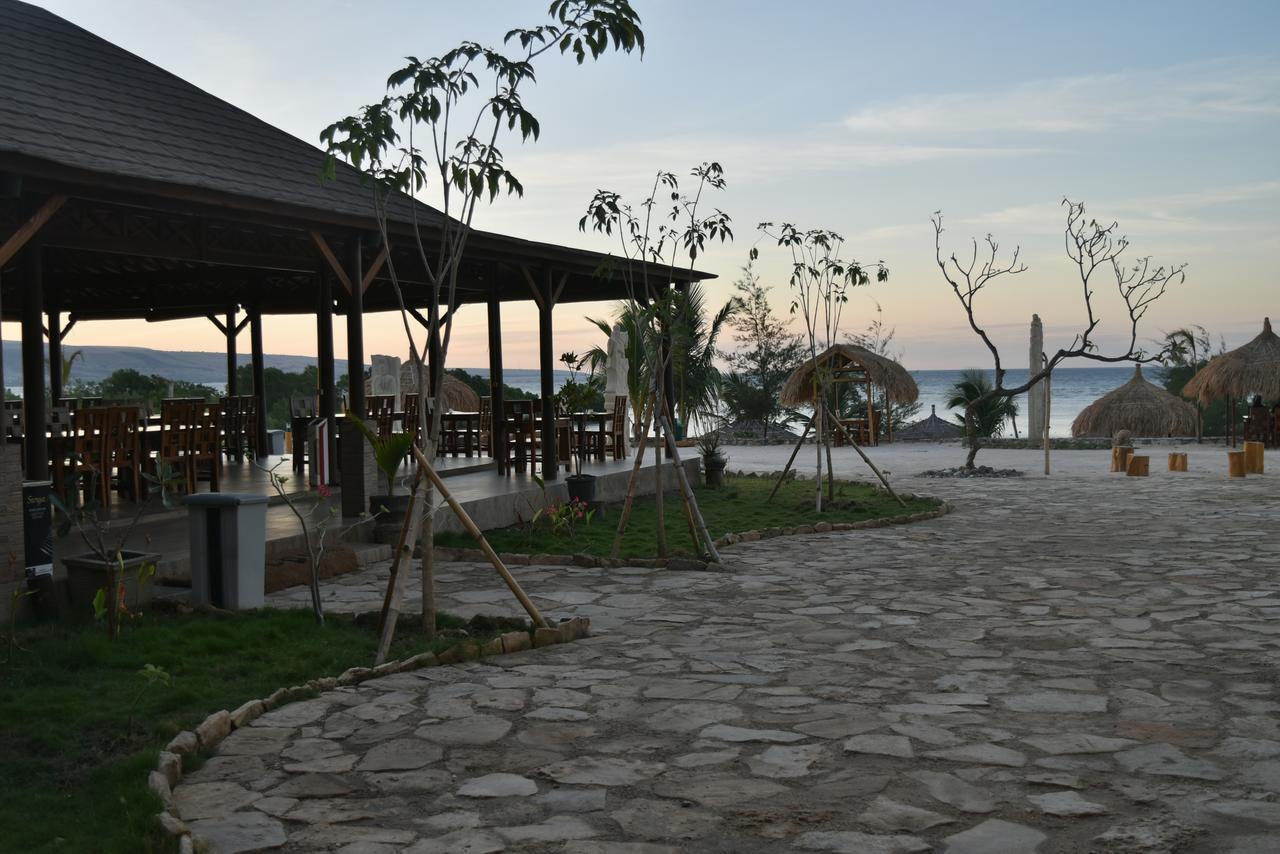 Padadita Beach Hotel Ваингапу Экстерьер фото
