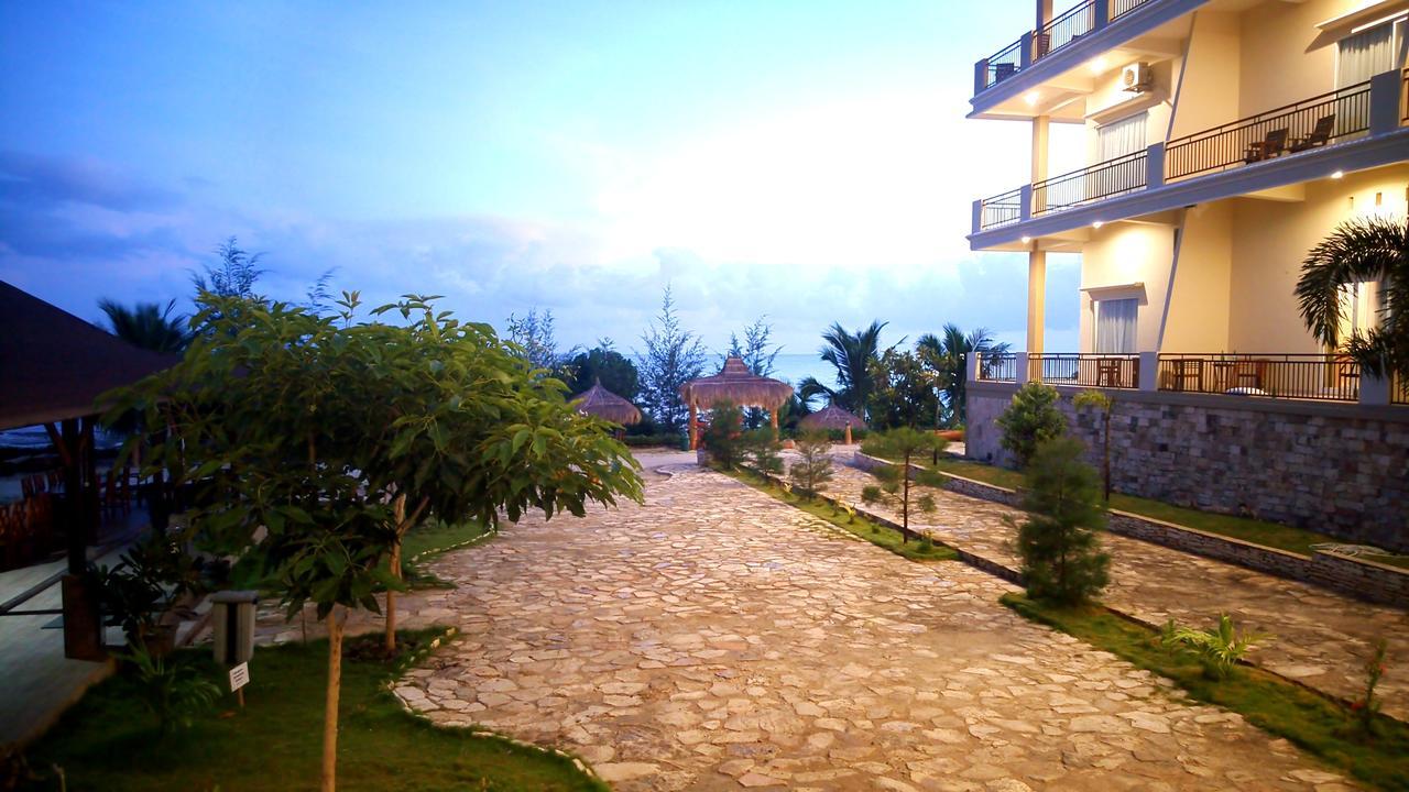 Padadita Beach Hotel Ваингапу Экстерьер фото